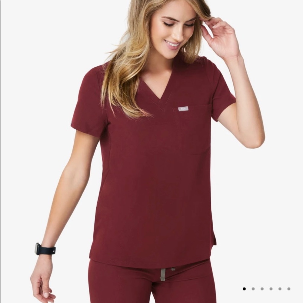 Medium Figs Scrub set in Burgundy